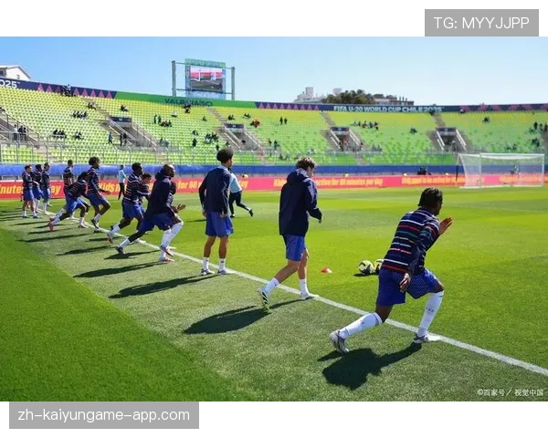 加拿大七人制橄榄球队伍精神面貌积极向上，加拿大式橄榄球